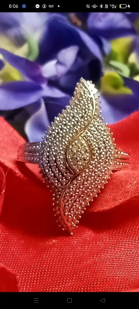Beautiful Diamond Ring - Image 2