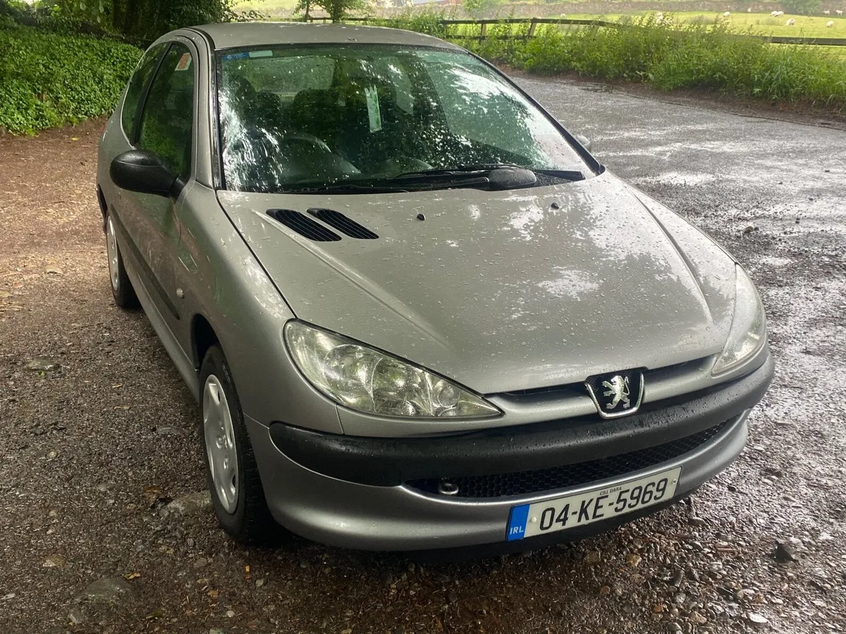 Peugeot 206 2004 - for repair / parts - Image 1