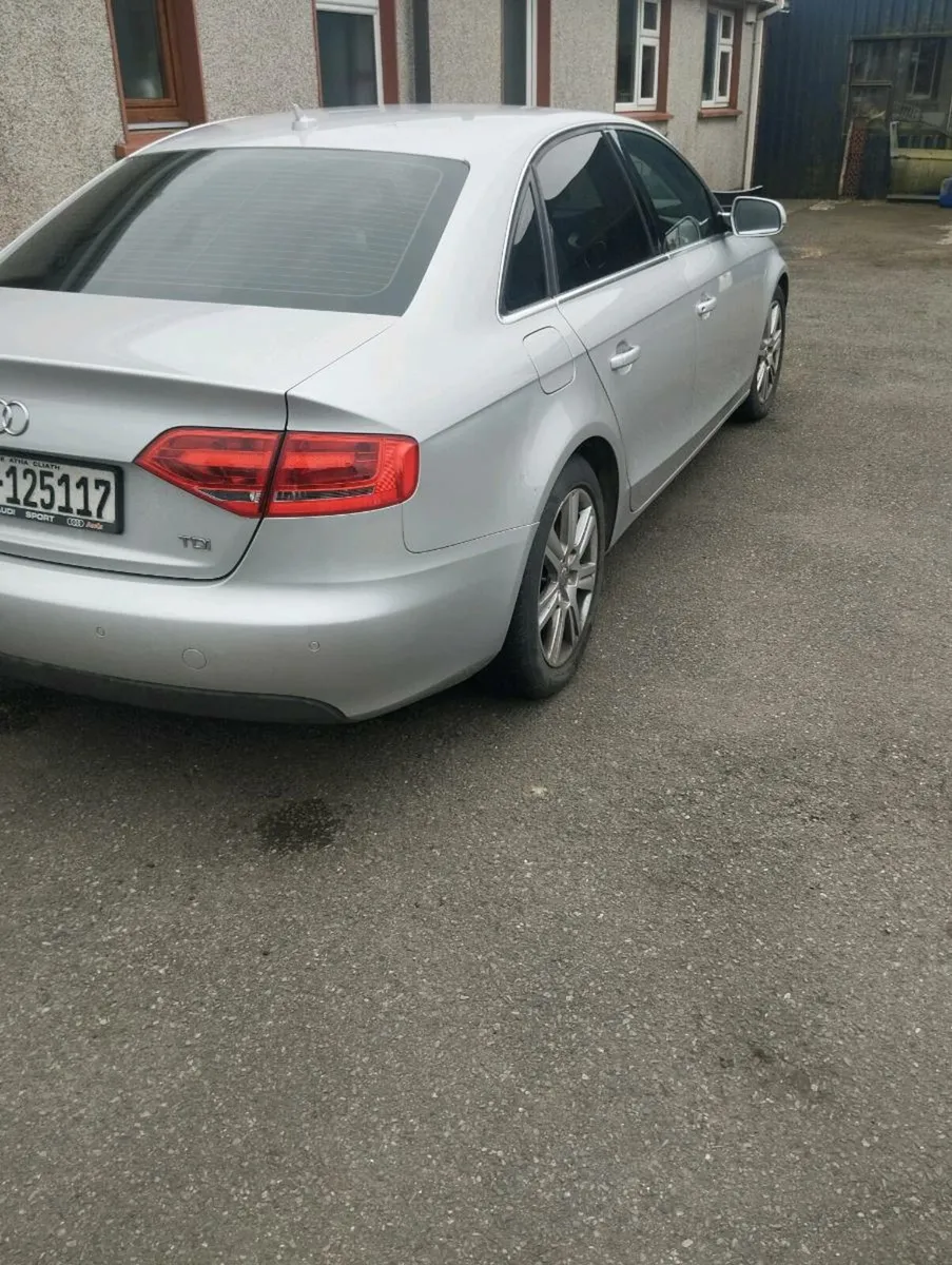 Audi A4 for breaking 2010 2.0tdi - Image 4