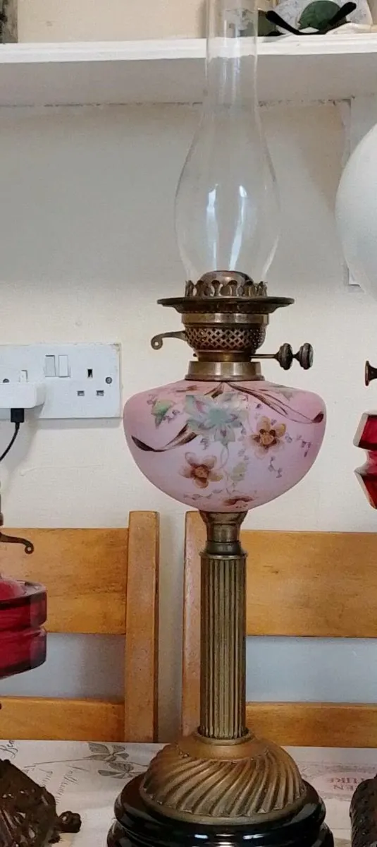 Victorian oil lamp silk painted bowl - Image 2