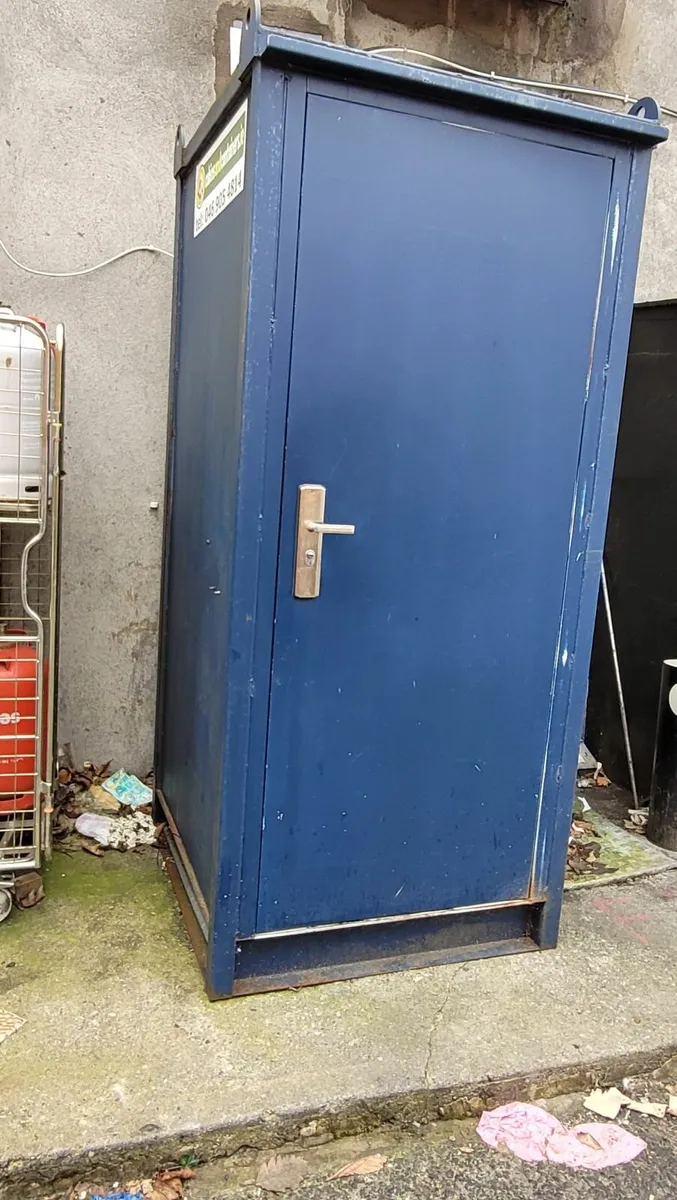 Portable Toilet - Image 2