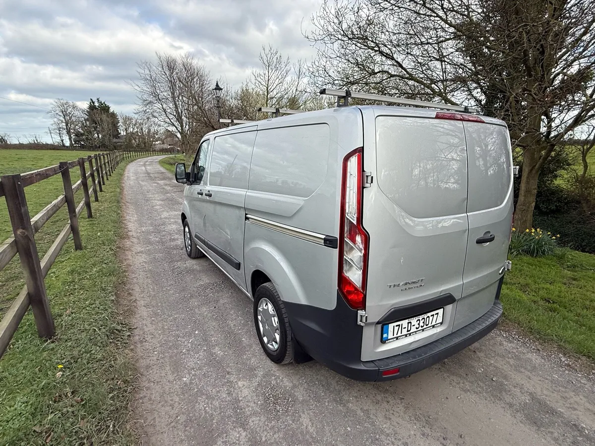 Ford Transit 2017 Cvrt 11/2025 - Image 2