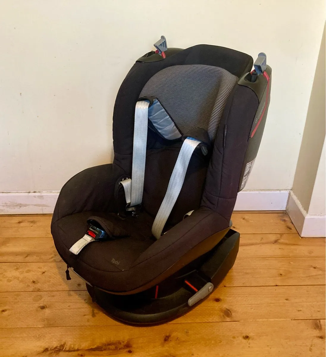 Maxi Cosi Child Car Seat - Image 1
