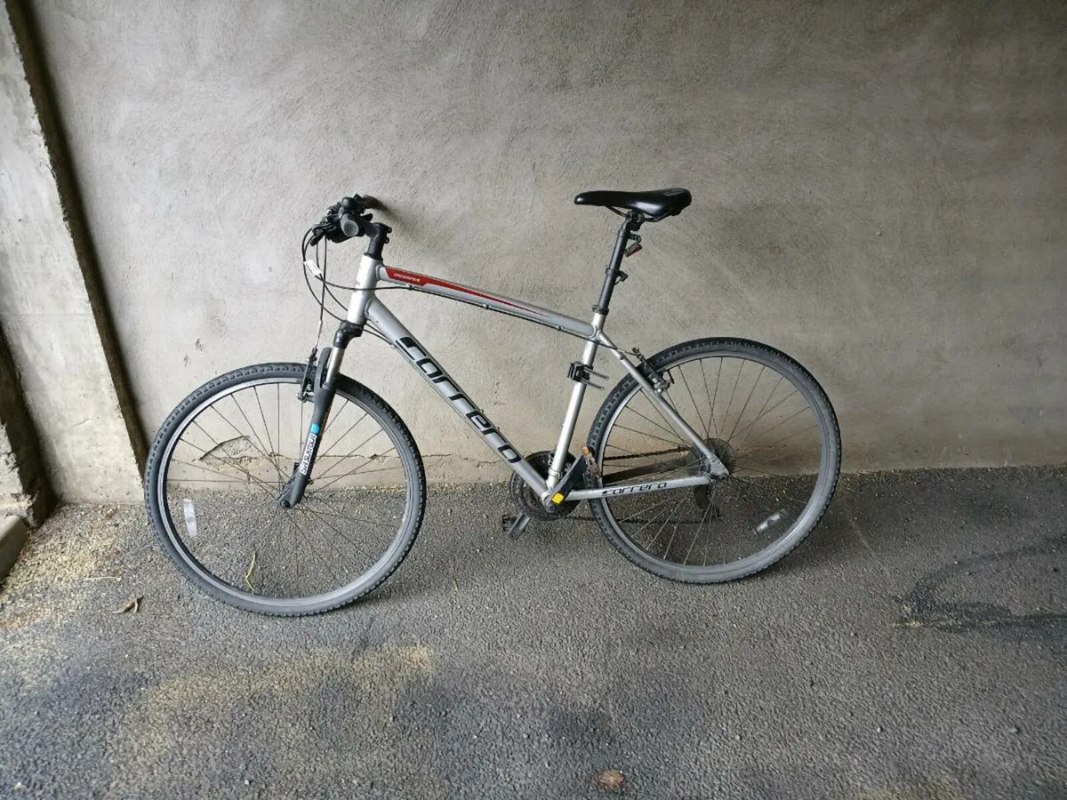 Carrera Crossfire 1 Mens Hybrid Bike 2020 - Silver - Image 2