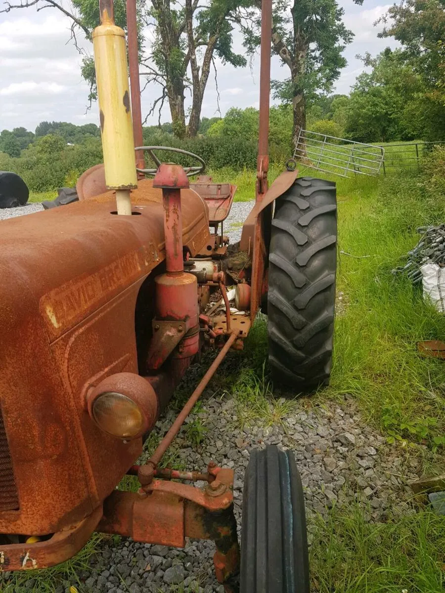 David brown 880 + Pierce finger bar mower€350 - Image 3