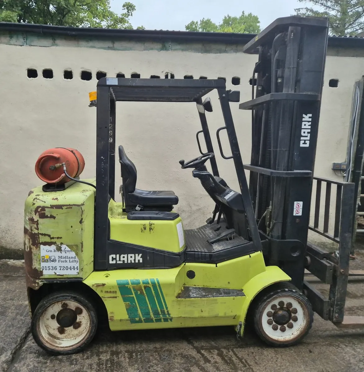 Forklift - Image 2