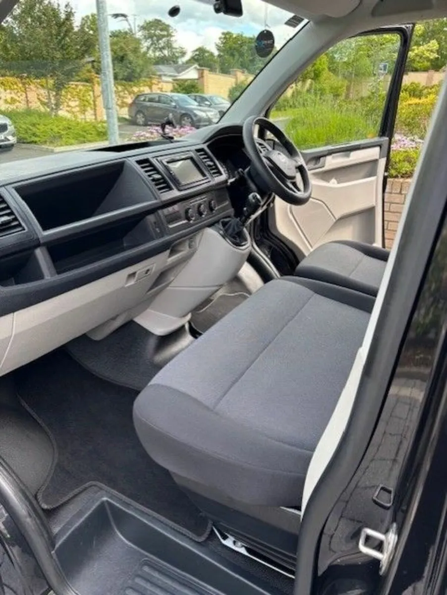 Volkswagen T6 Day van low mileage - Image 4