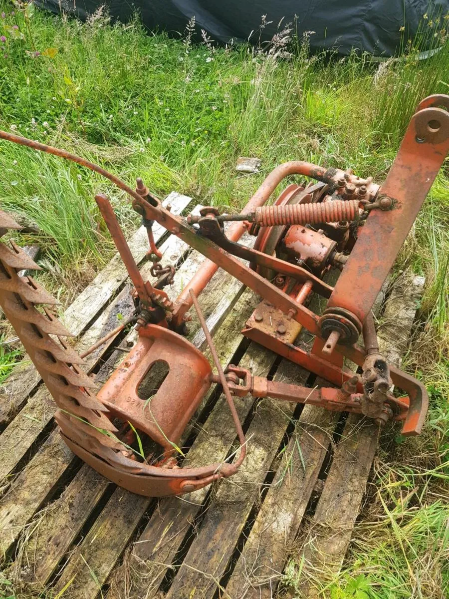 Pierce finger bar mower€275 - Image 3