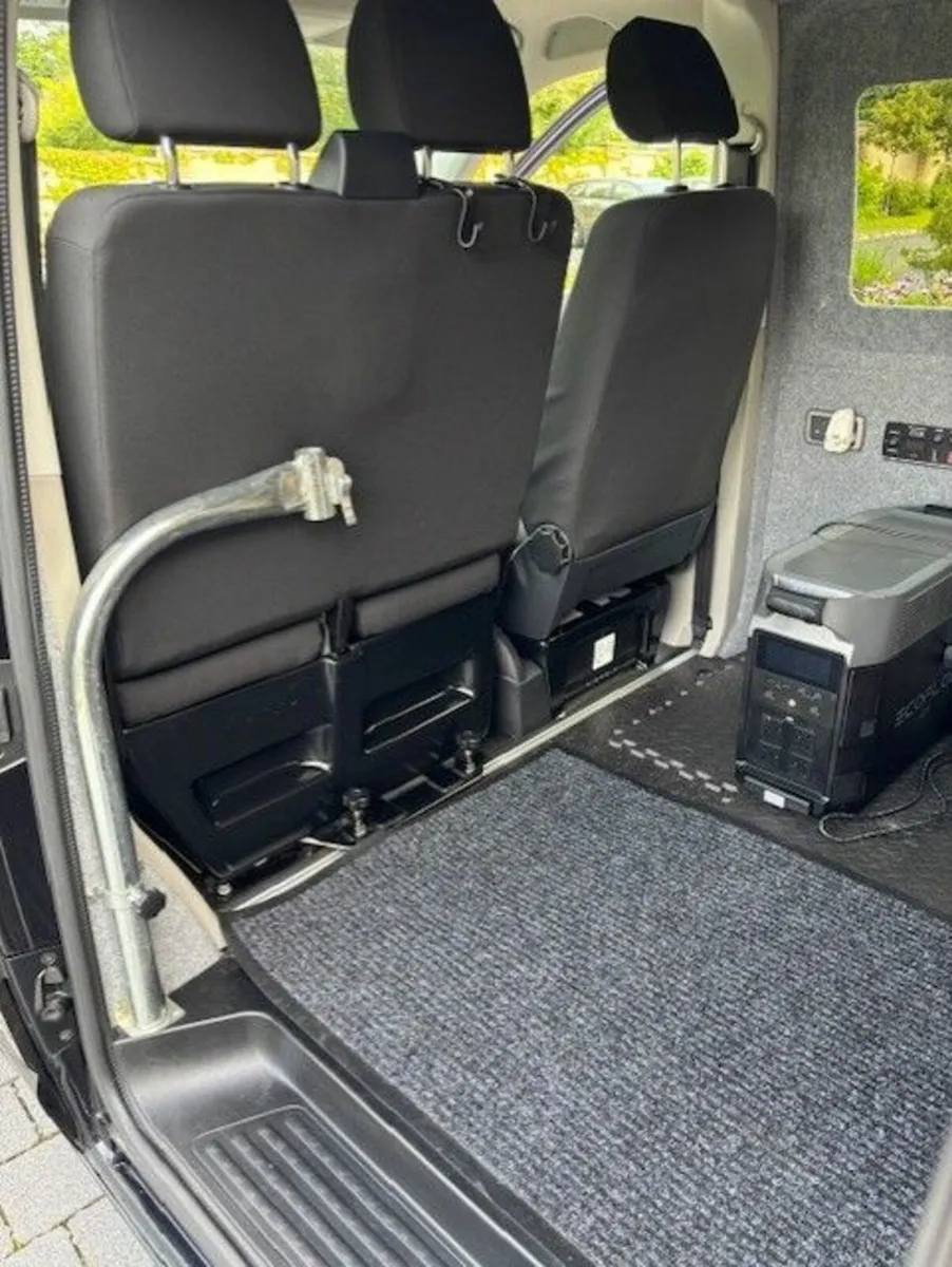 Volkswagen T6 Day van 182 low mileage - Image 4