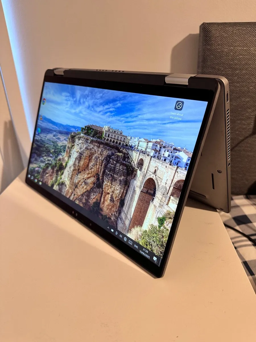 Dell Latitude 7430 i7 - 2in1 32gb RAM - Image 2