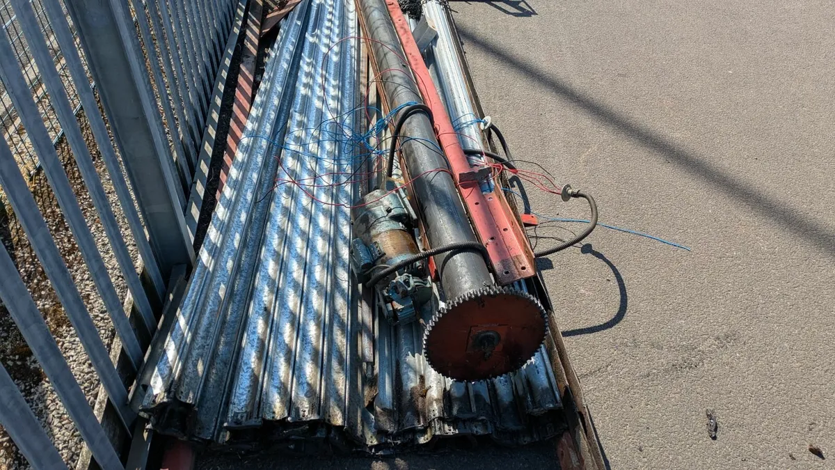 Roller door - Image 1