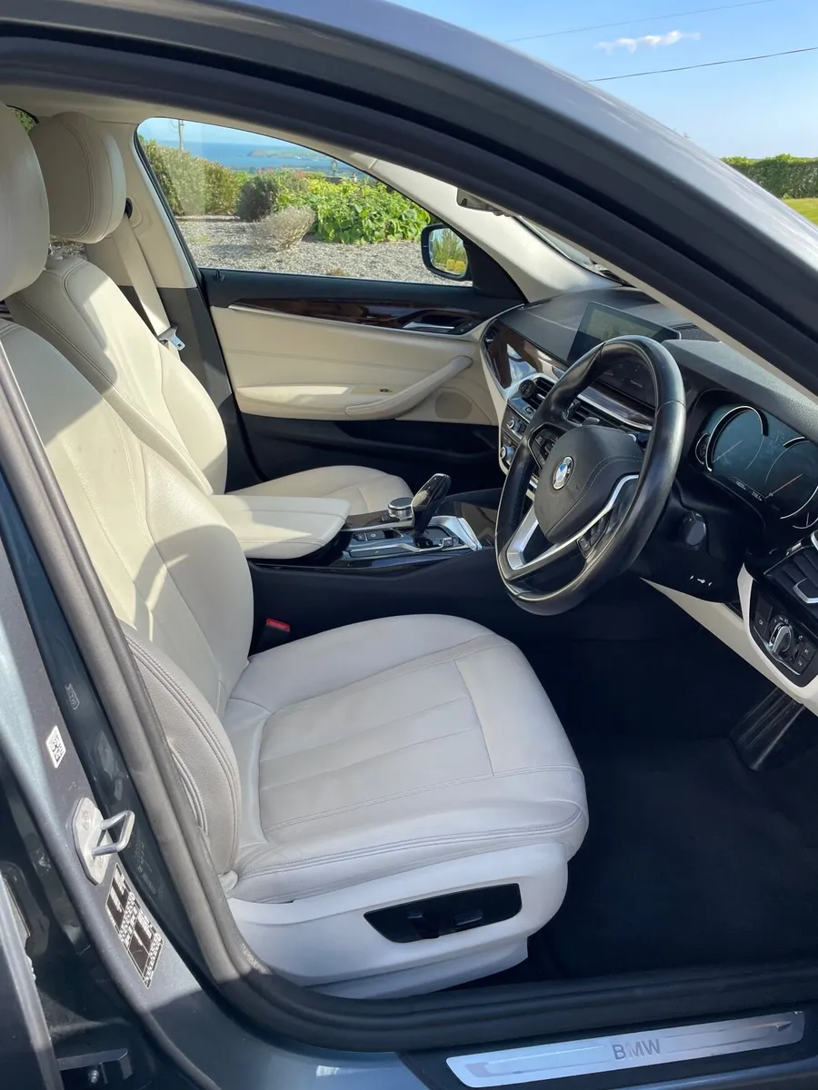 BMW 5-Series 2018 - Image 3