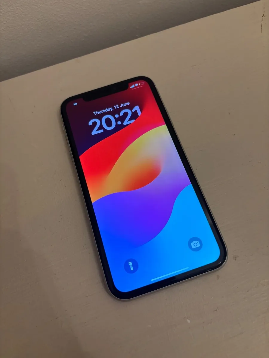 IPhone 11 - Image 1