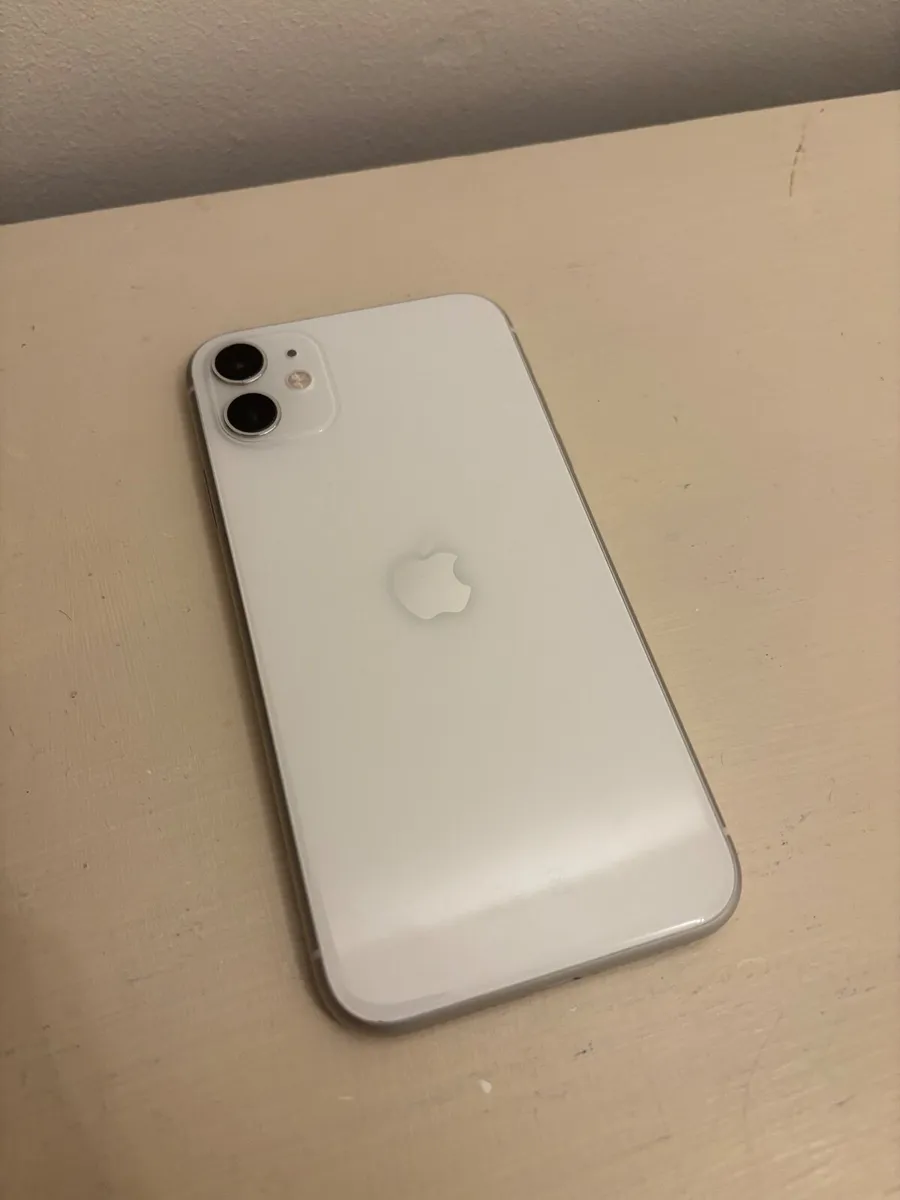 IPhone 11 - Image 2