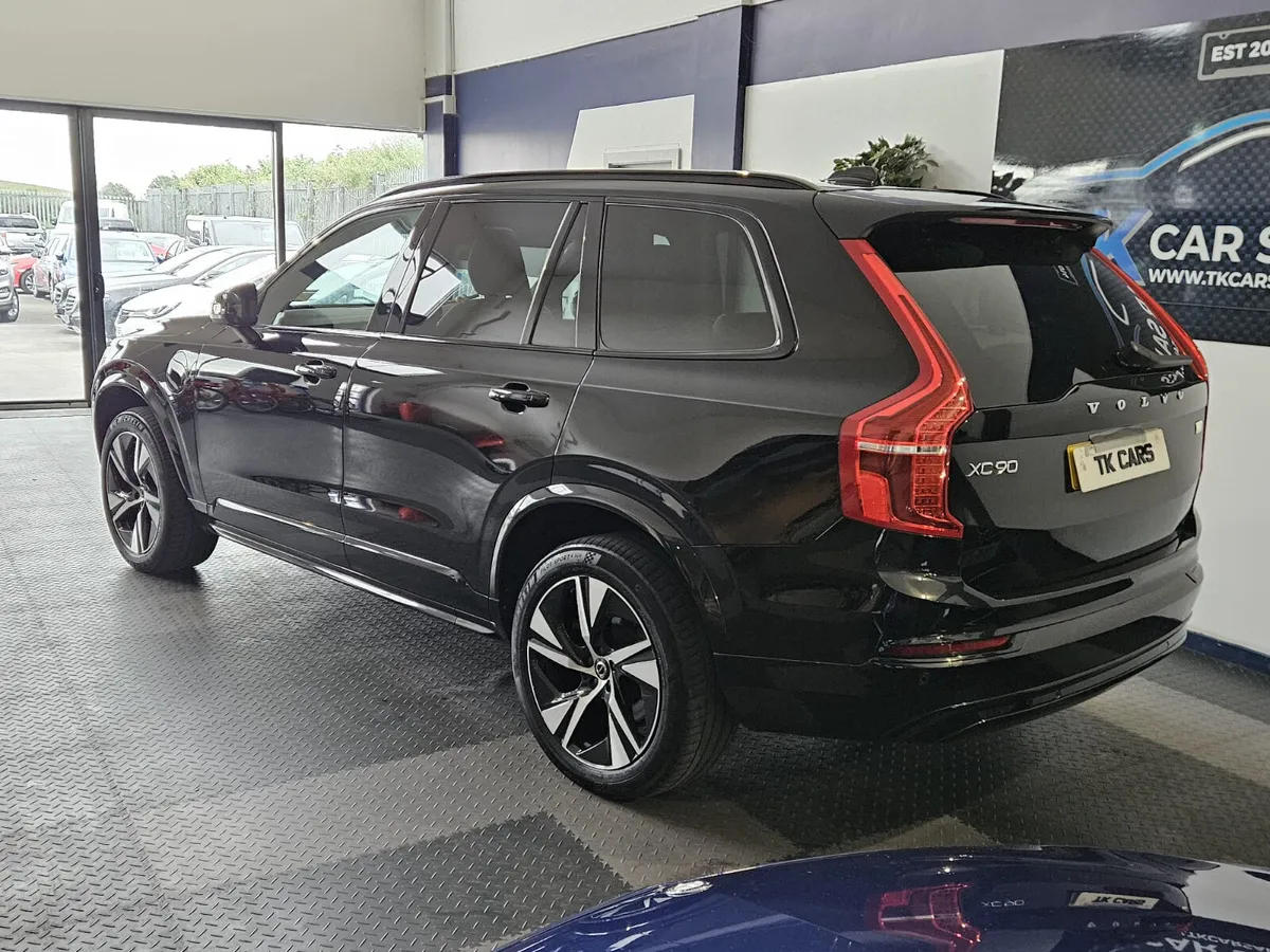 221 VOLVO XC90 R-DESIGN - Image 4