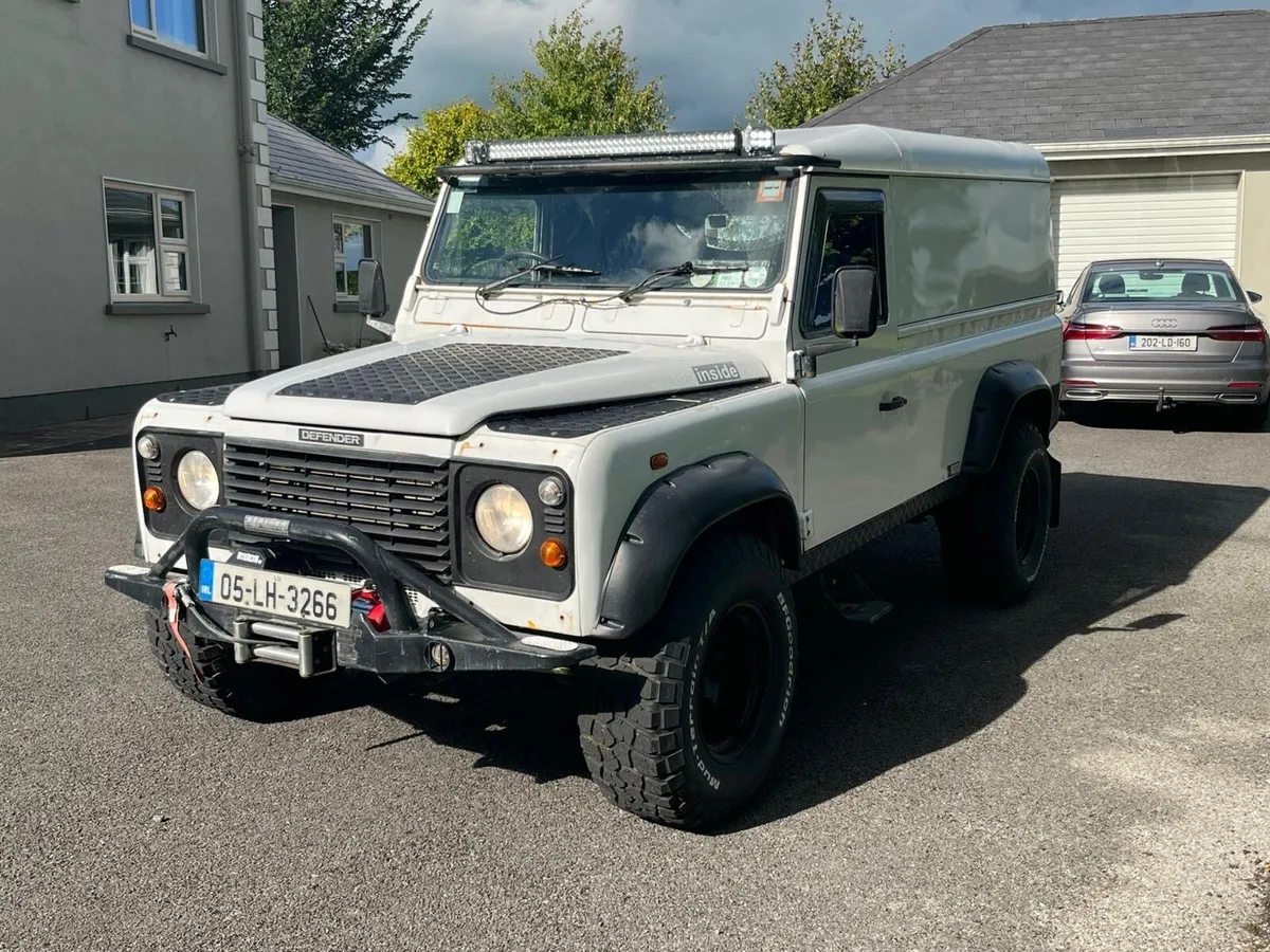Landrover Defender 110 - Image 3