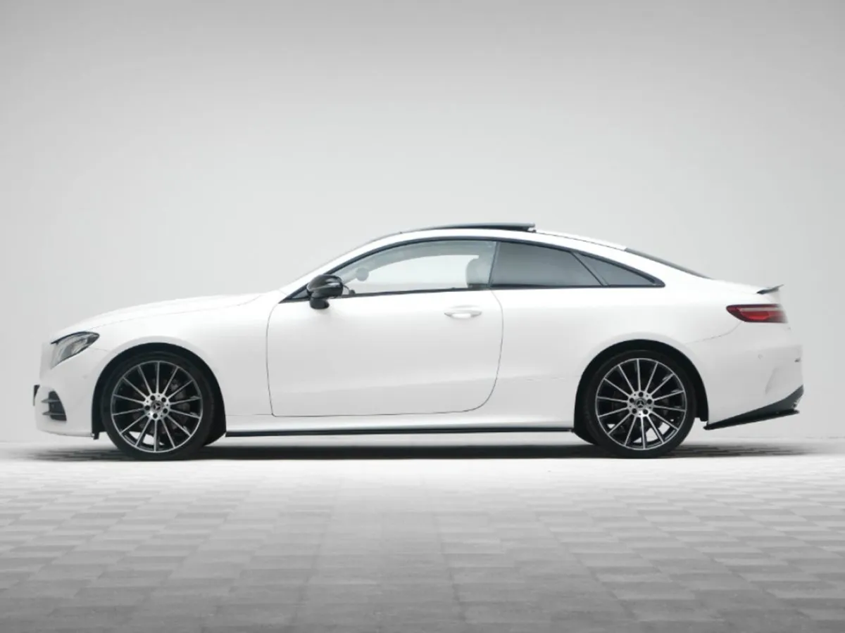 Mercedes-Benz E-Class E220d AMG Line Coupe  pan R - Image 4