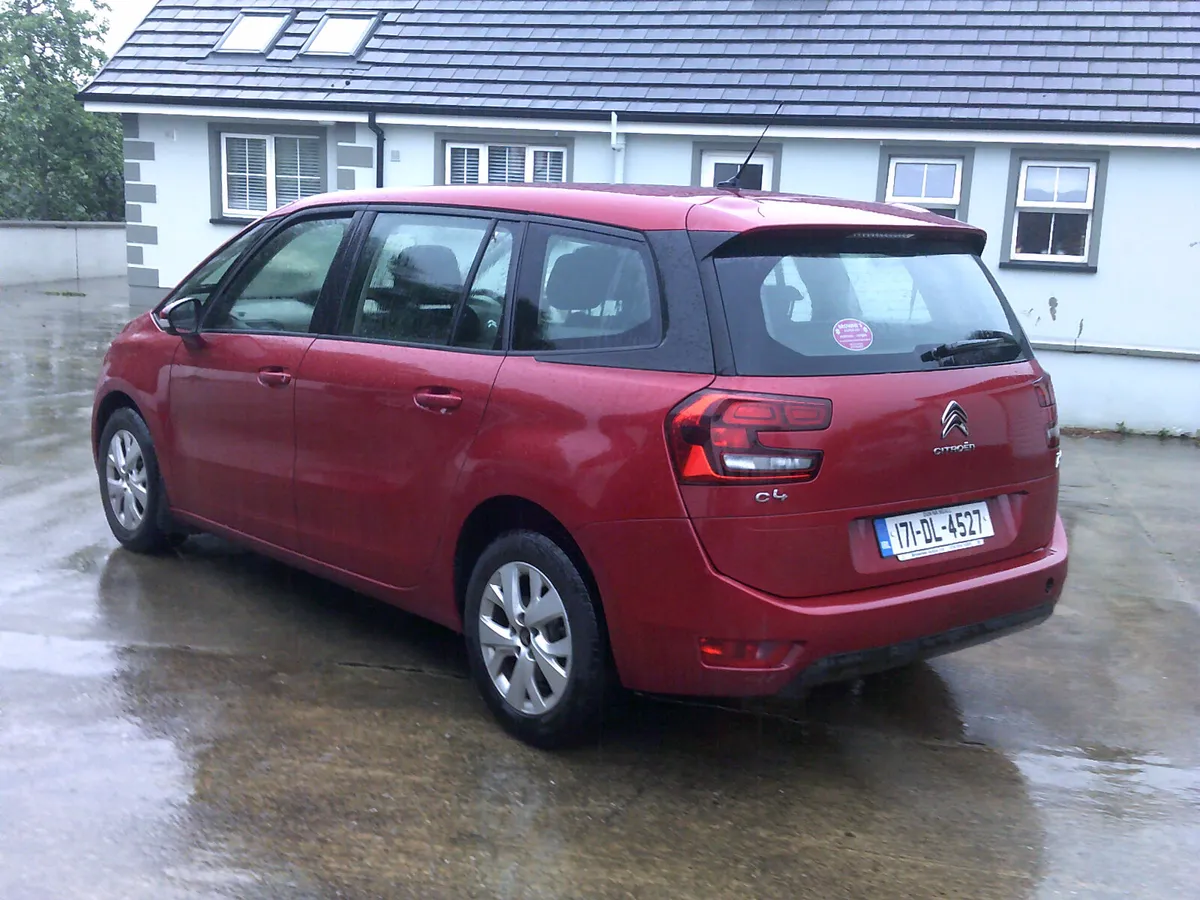 Citroen C4 2017---7 SEATER - Image 4