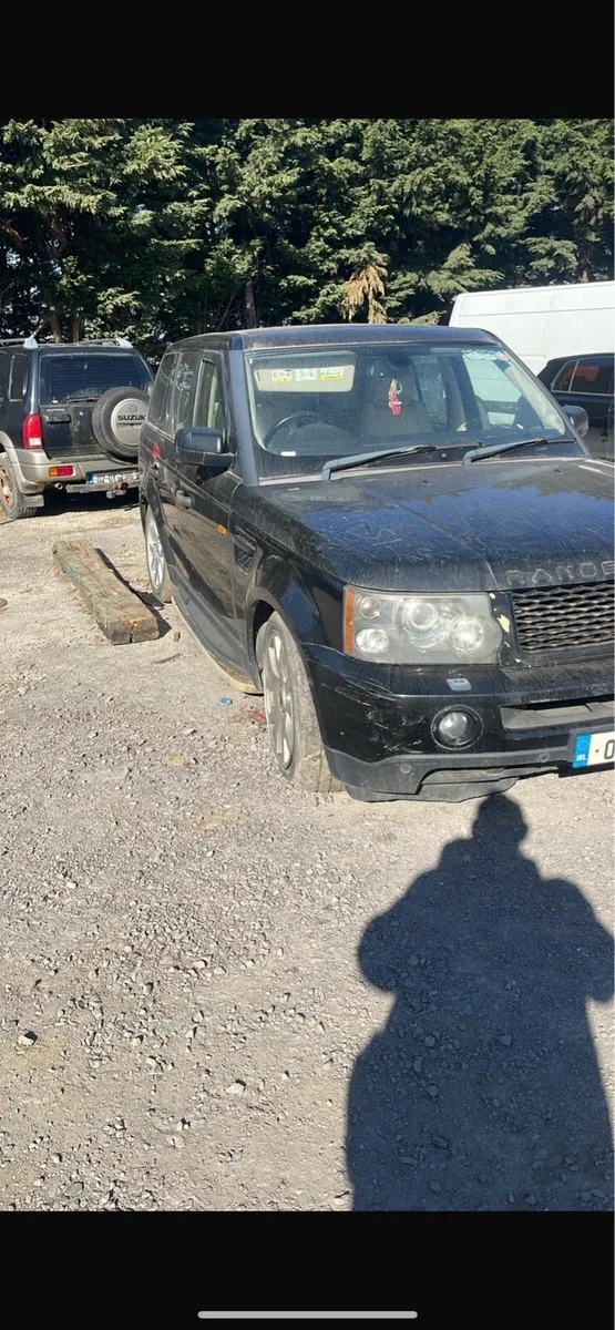 2 Range Rovers crew cab send WhatsApp - Image 1