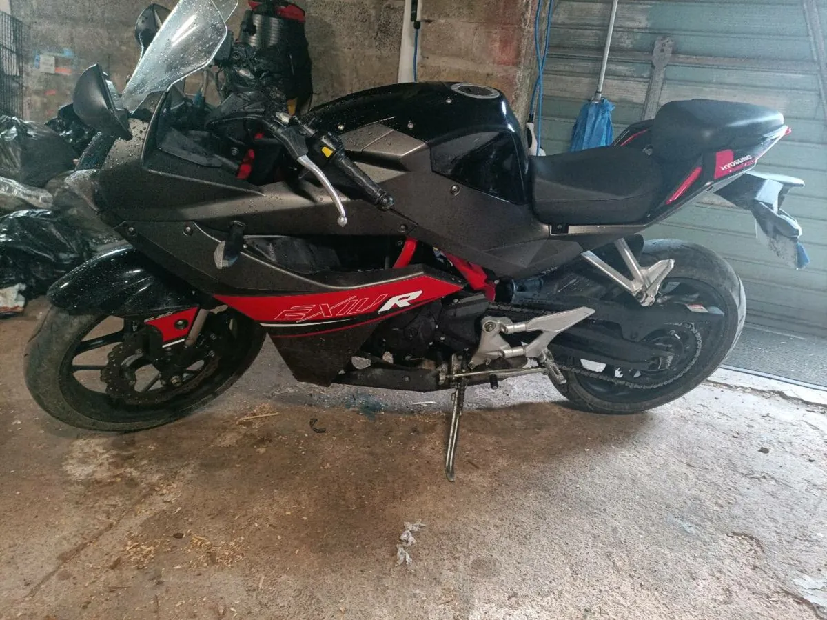 Hyosung GT 250 - Image 2