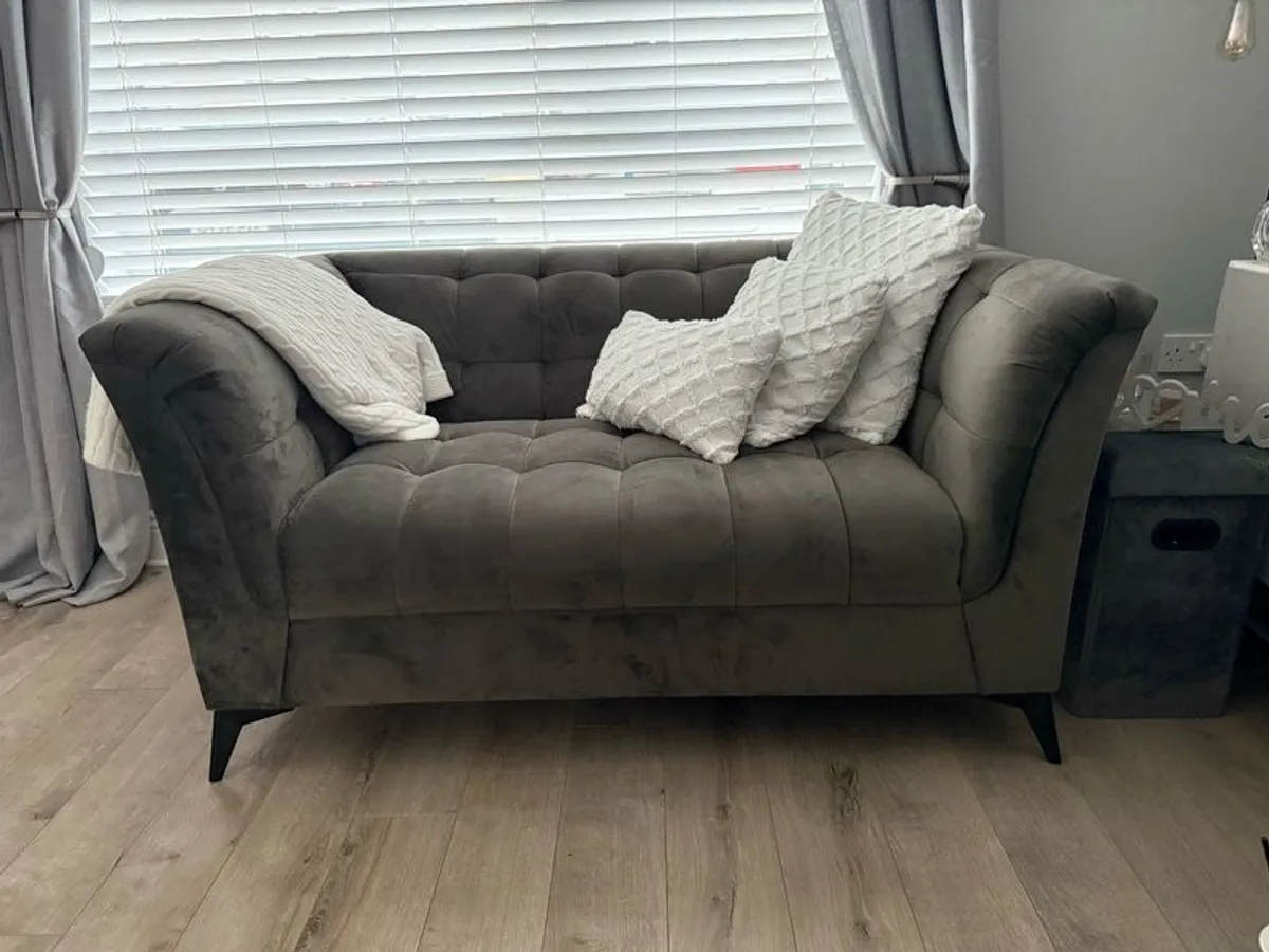 3 & 2 Seater settees for sale - Image 1