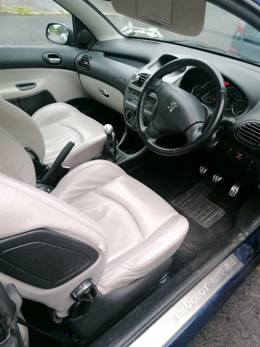 Peugeot 206 coupe - Image 4