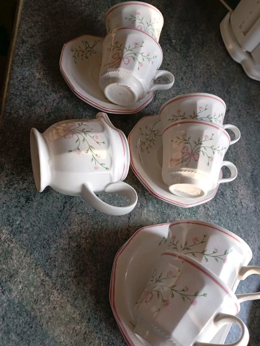 Eternal Beau Crockery - Image 1