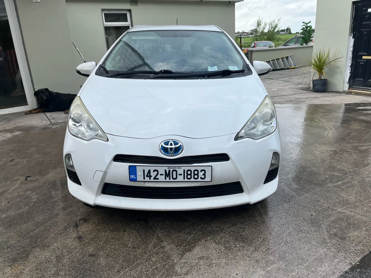 Toyota Aqua Hybrid 2014 - Image 2