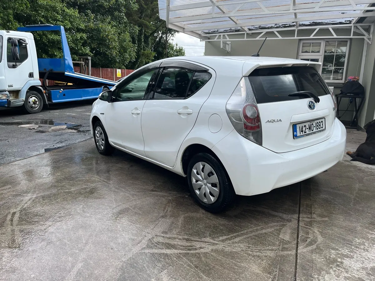 Toyota Aqua Hybrid 2014 - Image 4
