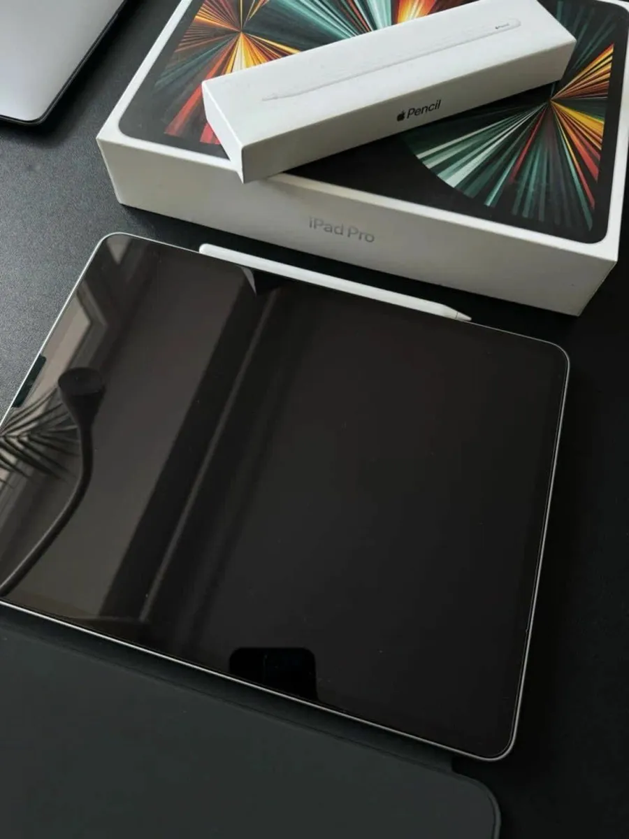 iPad Pro 12.9-inch (5th Gen) + Apple Pencil - Image 2