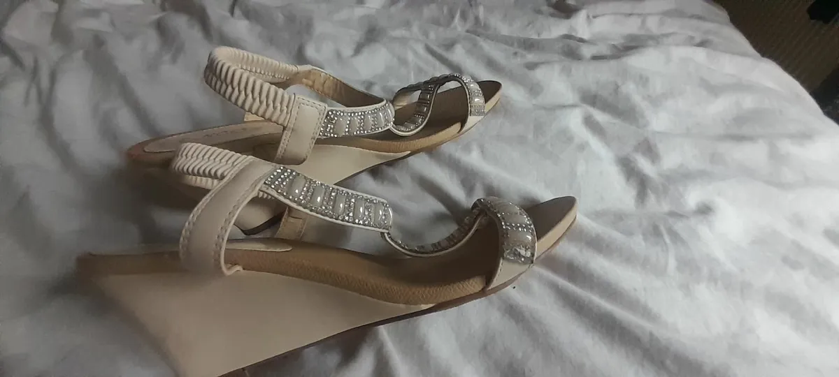 Ladies wedges - Image 2
