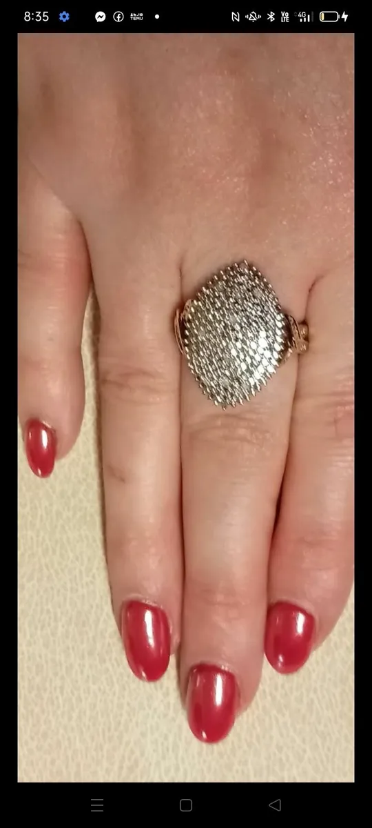 Beautiful Diamond Ring - Image 2