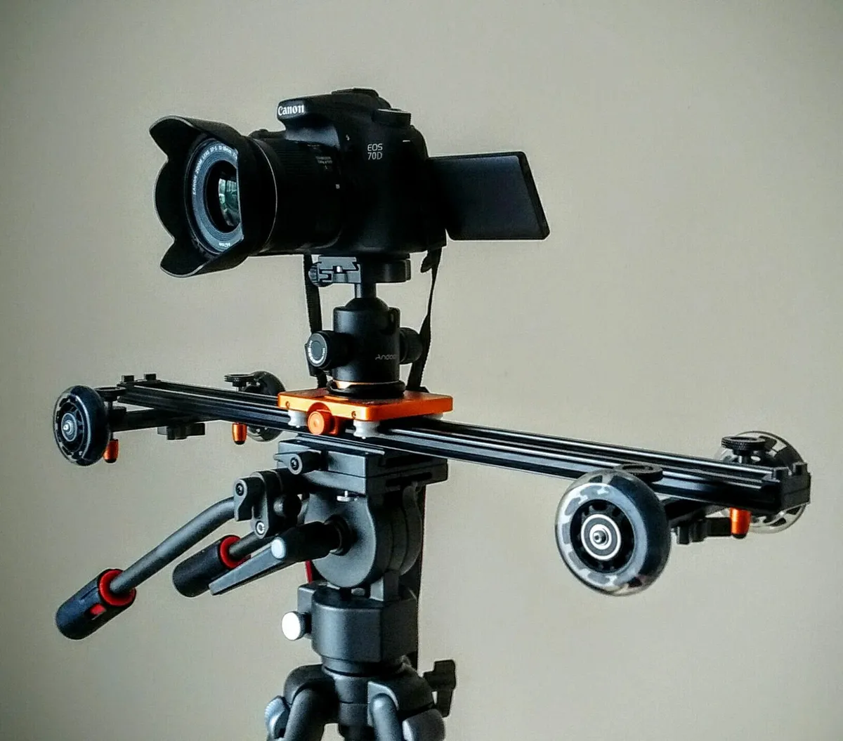 Canon EOS 70D DSLR