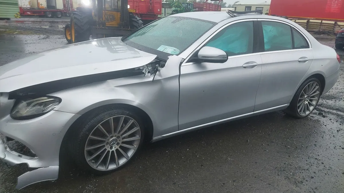 2016 mercedes e class - Image 1