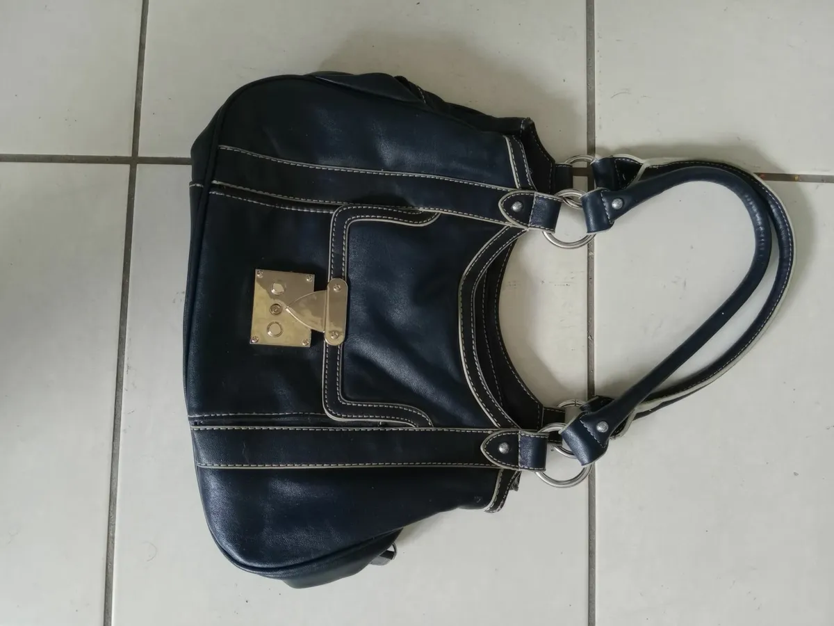 Selection of bags all pristine - Image 1