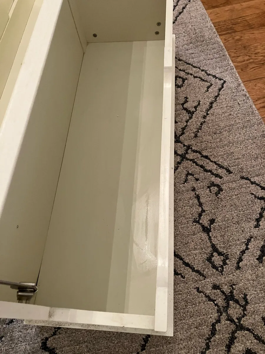 Hallway Unit - Image 4