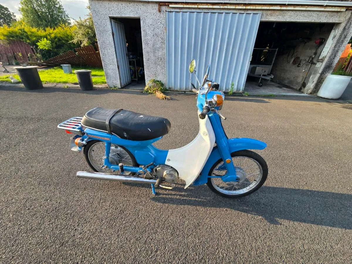 Vintage  yamaha  motorcycle - Image 4