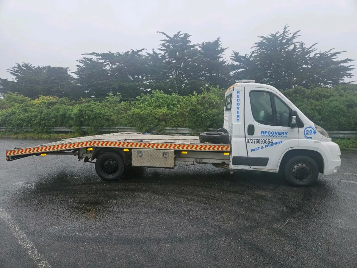 Peugeot recovery truck - Image 2