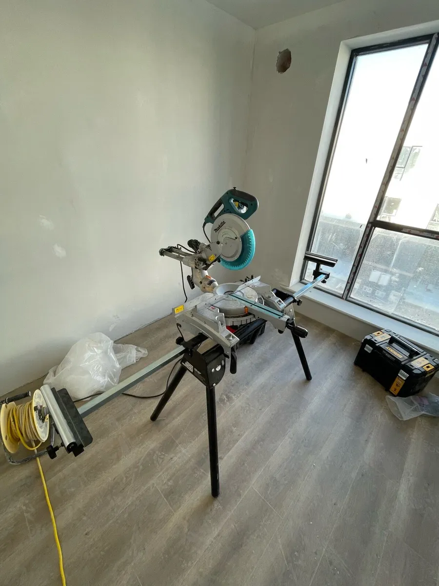 Makita 260 compound mitre saw with laser - Image 1