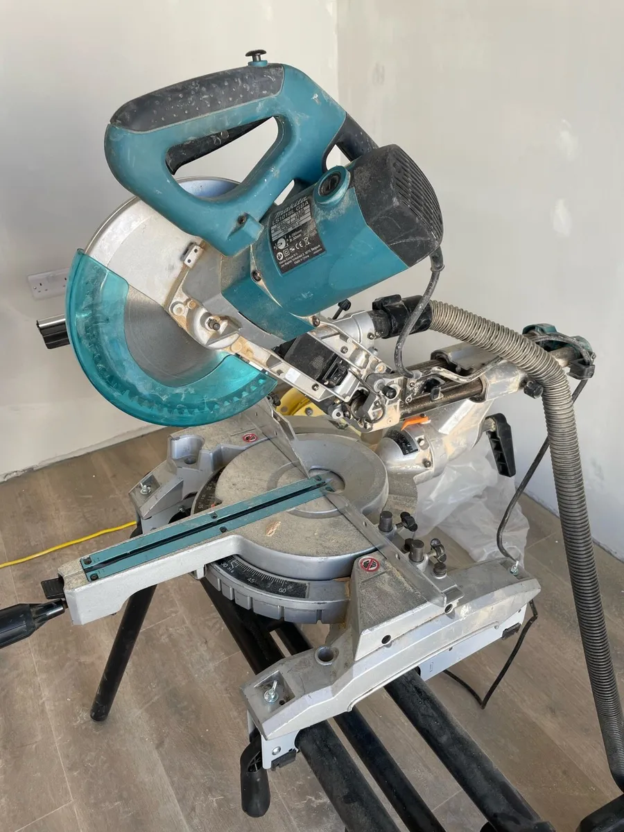 Makita 260 compound mitre saw with laser - Image 3