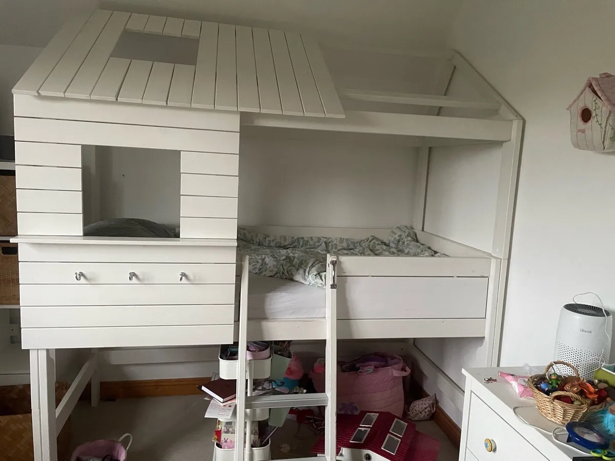 Wooden house bunk bed