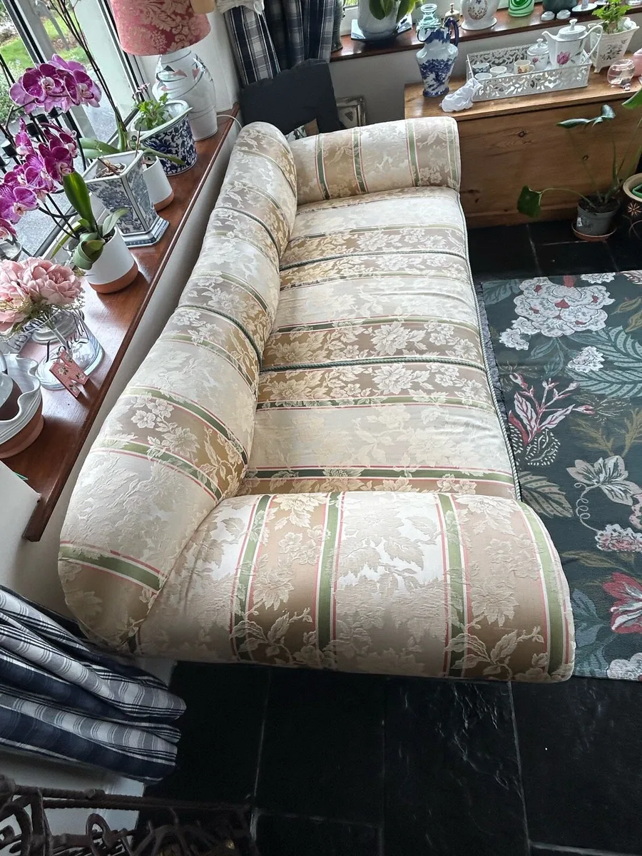 Couch - Image 2