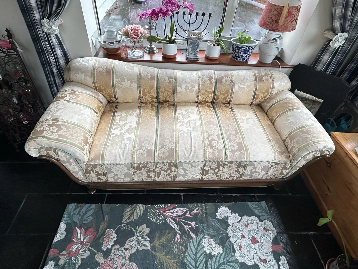 Couch - Image 3