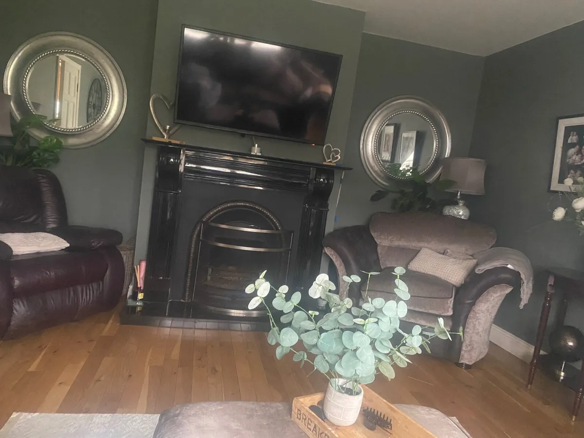 Suite of furniture - Image 2