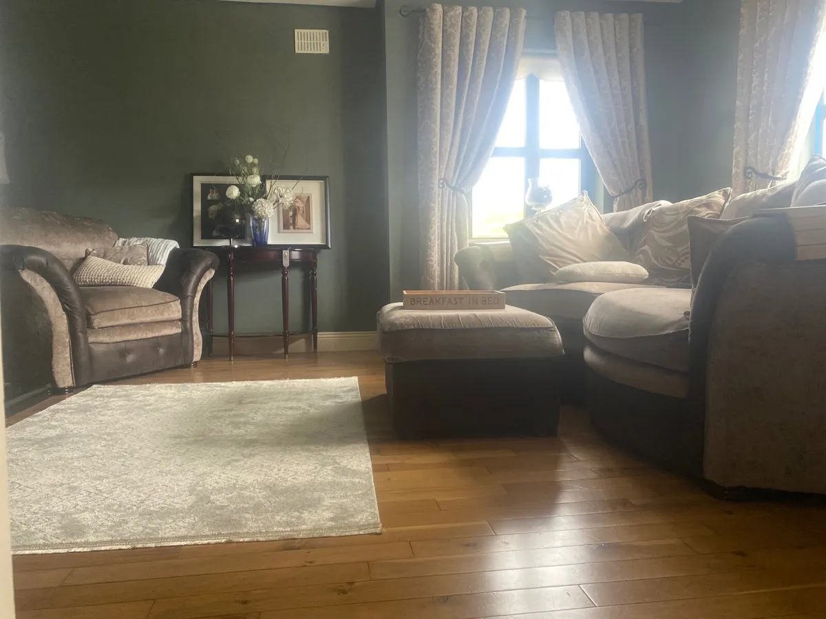 Suite of furniture - Image 4