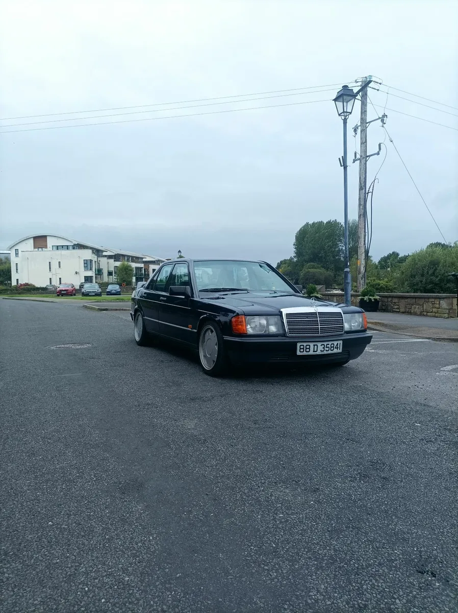 Mercedes-Benz 190D - Image 4
