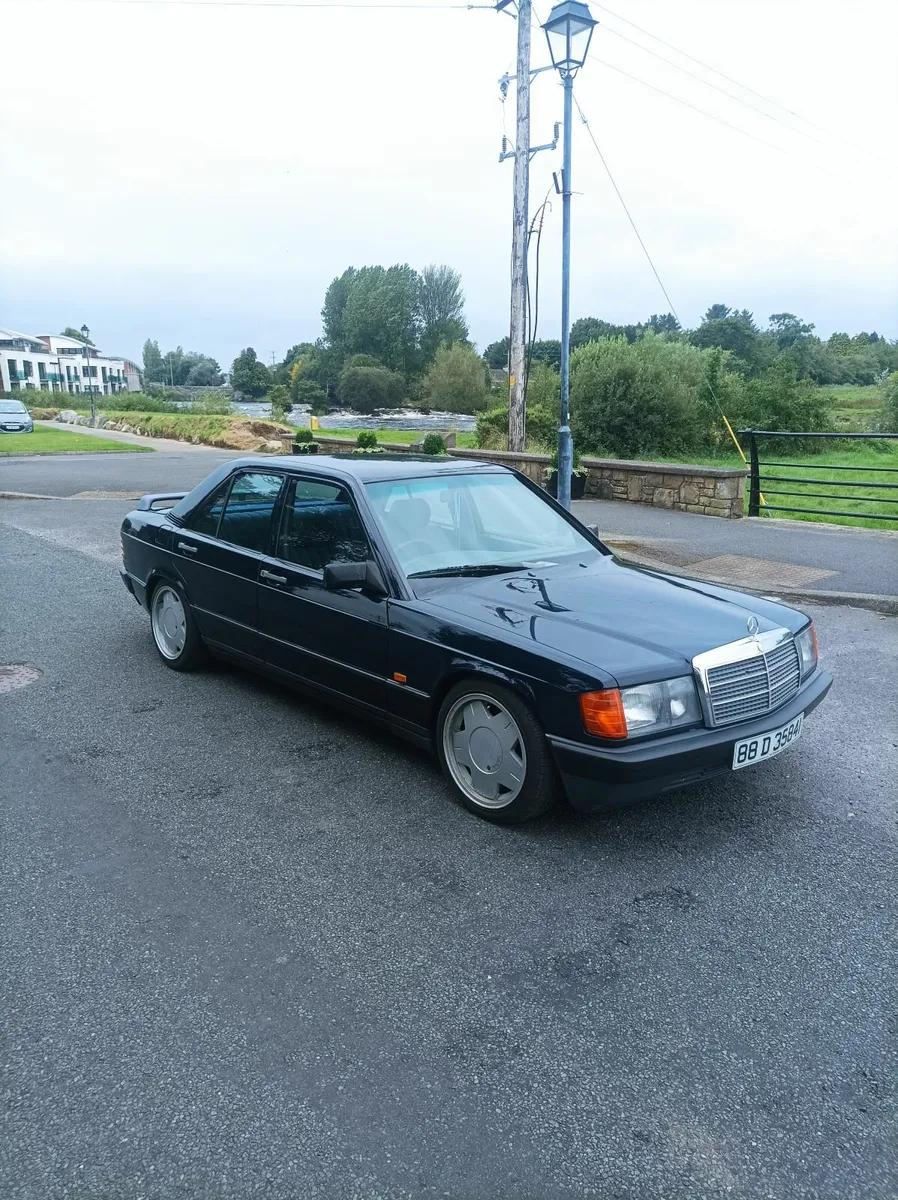 Mercedes-Benz 190D - Image 2