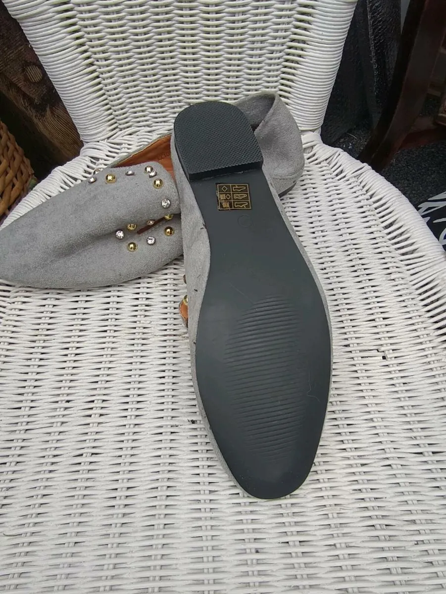 5 pairs new leather shoes,size 6 15 Euro for lot - Image 3