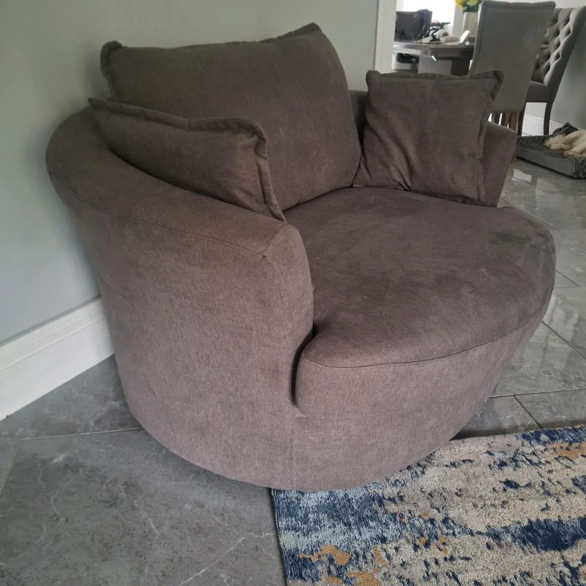 Swivel Chair - Image 3