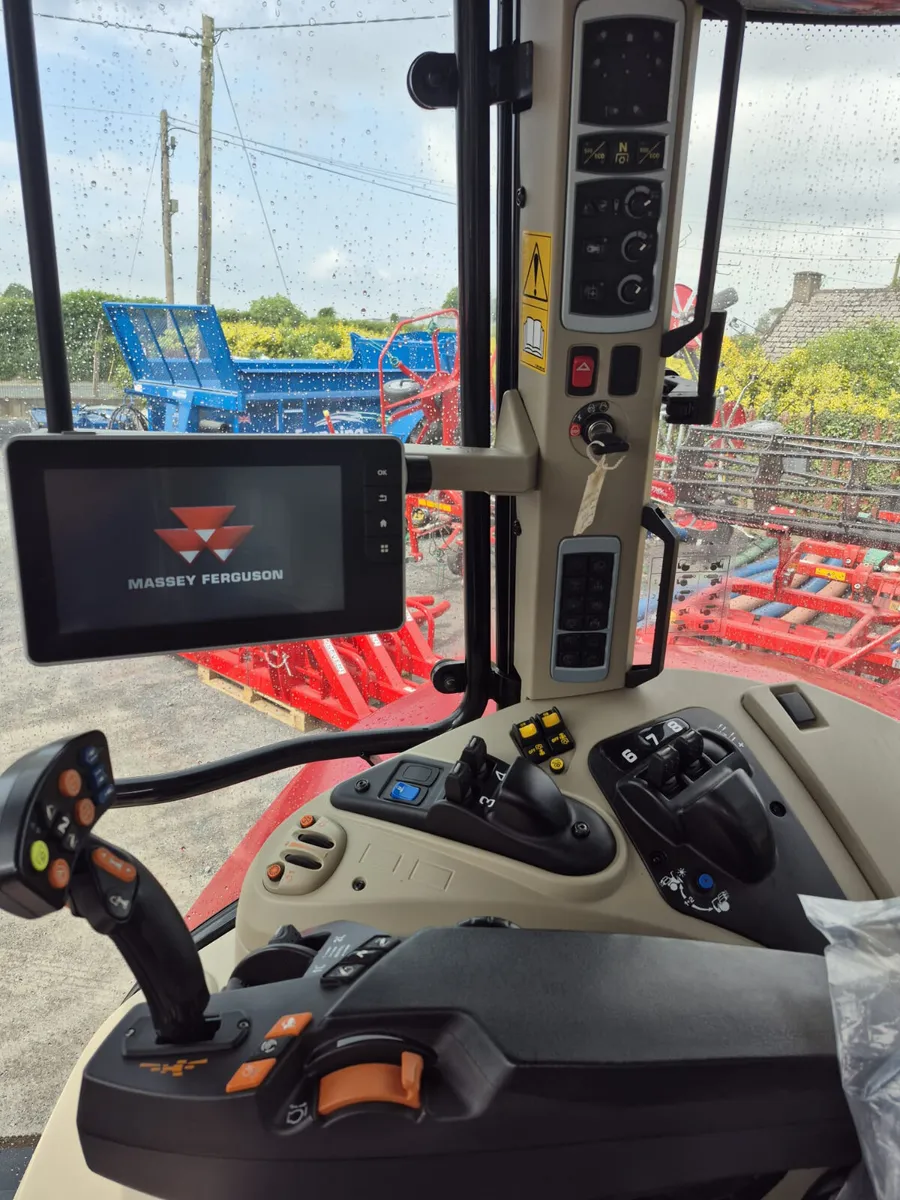 Massey Ferguson 7718S Tractor - Image 4